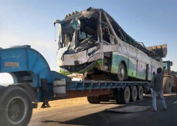 Autobusi përplaset me një kamion, humbin jetën 14 persona në Egjipt
