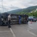 Përmbyset furgoni, u përplas me 2 makina në aksin rrugor Pogradec-Qafë Thanë