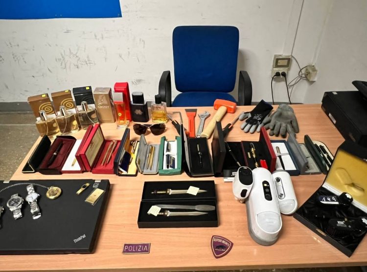 Kapet në flagrancë duke vjedhur në një banesë, arrestohet shqiptari në Itali