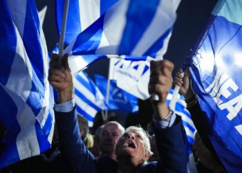 Greqi/ Tsipras pranon humbjen, uron në telefon Mitsotakis