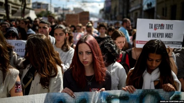 Partitë greke në garë për votat e “brezit të humbur”