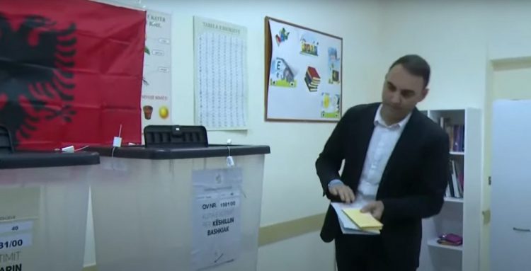 Voton Belind Këlliçi: Sot dita e madhe. Ndryshimin e keni vetë në duar