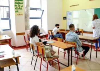 58 mijë nxënës më pak në një dekadë; Arsimi i mesëm po “braktiset” nga emigracioni dhe…