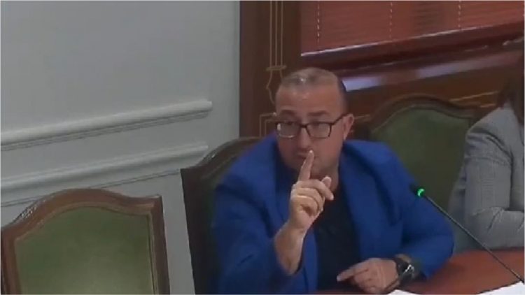Deputeti i PD te Komisioni i Ligjeve: Pleqtë s’kanë lekë për të blerë mbathje