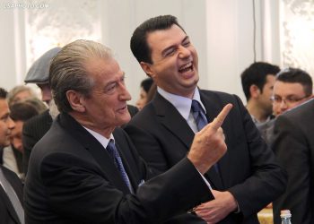 Lulzim Basha i përgjigjet akuzave të Berishës: Shpik armiq për të fshehur dështimin