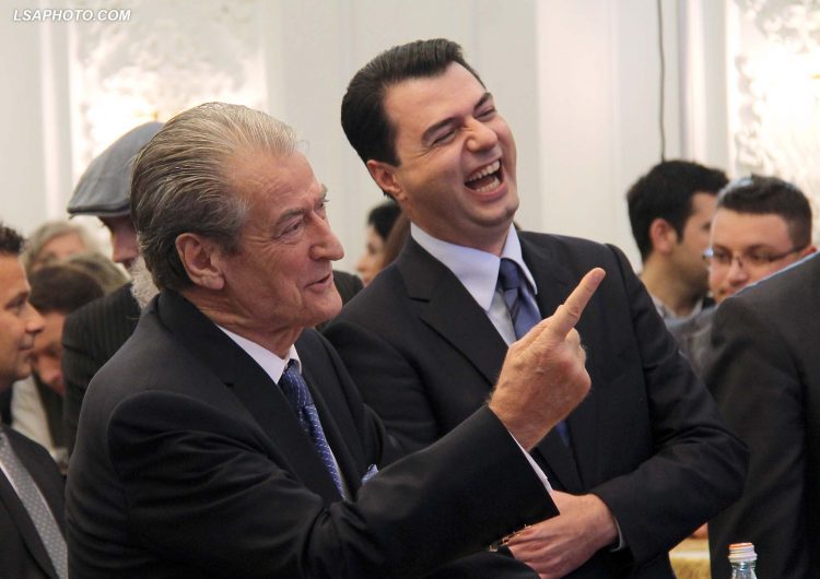 Lulzim Basha i përgjigjet akuzave të Berishës: Shpik armiq për të fshehur dështimin