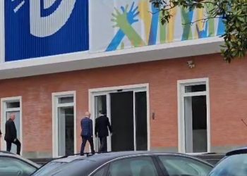 Humbën thellë në zgjedhjet e 14 Majit, Meta shkon në selinë e PD