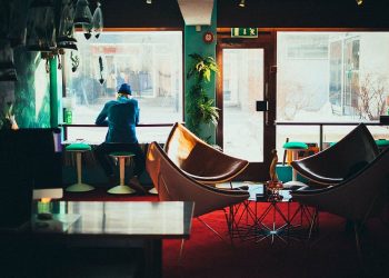 Vlora, Gjirokastra dhe Tirana me numrin më të madh të bareve e restoranteve për banorë