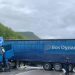 Video/Shoferi humb kontrollin e kamionit, bllokohet rruga në Pogradec