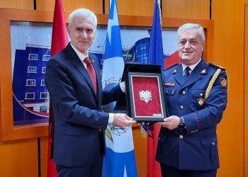 “Do ndihmojmë Policinë Shqiptare”, Kreu i Interpolit takon Rrumbullakun