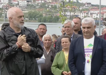 Rama sulmon Luçiano Boçin:Zar i Metës dhe Berishës. Më kujton Koçin te “Zonja nga qyteti”