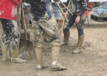 U prezantuan si vullnetarë, shqiptarët i vjedhin 6000 € një çifti të moshuarish në Itali