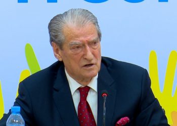 Rritja e pagave, Berisha: Duhet të fokusohemi tek minimumi jetik, jo tek rrogat