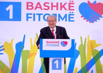 “Jeton në saraje me 5 mijë m² oborr”, Berisha: Rama u akuzua për 200 mln euro të fshehura