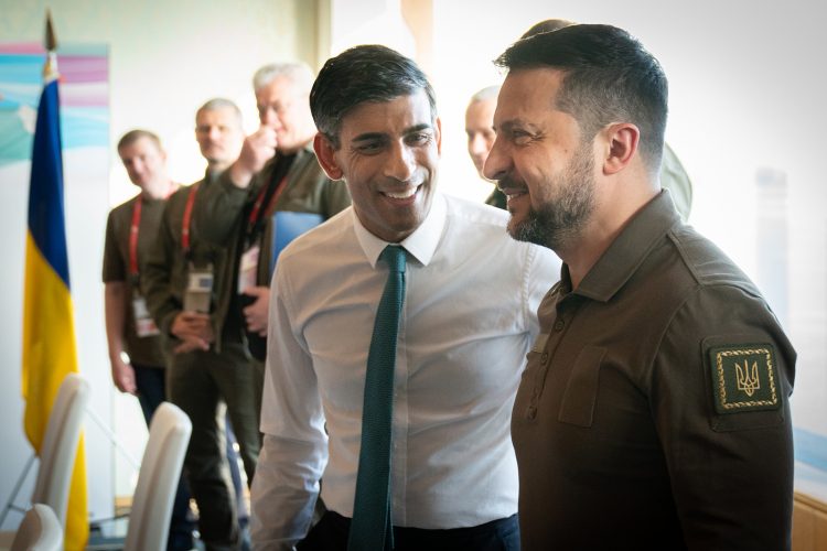 Zelensky falënderon Sunak për udhëheqjen në koalicionin ndërkombëtar të avionëve