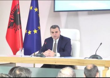 Sejko: Nuk ndryshon norma bazë e interesit për kreditë, ekonomia do vijojë të rritet