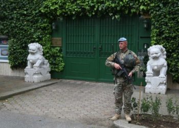 Foto/ Zgjedhjet, ushtria merr në mbrojtje ambasadat dhe institucionet