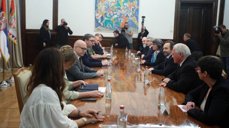 Vuçiç pas takimit me Quintin: Kryetarët shqiptarë dhe njësitë speciale të tërhiqen
