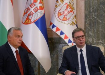 Kryeministri hungarez takim me Vuçiç: Ju kërkoj të ktheni policët e rrëmbyer në Kosovë