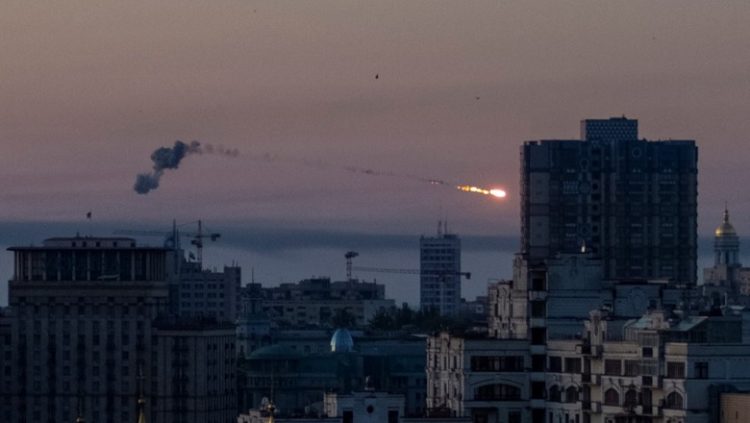 Ukraina: 20 ukrainas arrestohen çdo ditë, tentojnë të largohen nga vendi