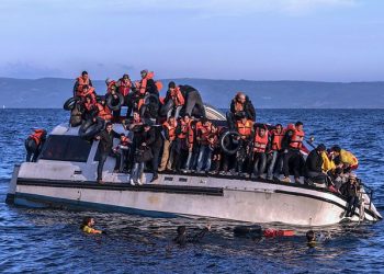 Rrezikonin mbytjen në detin Mesdhe, shpëtohen 117 emigrantë nga Libia
