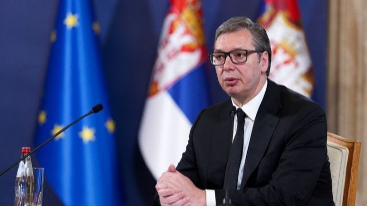 Vuçiç: Më mirë të vdes sesa ta dorëzoj pushtetin pa zgjedhje
