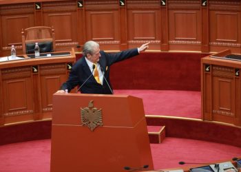 Çështja e Dakos, Berisha akuzon Manjën: Ti i tregove që do të arrestohej