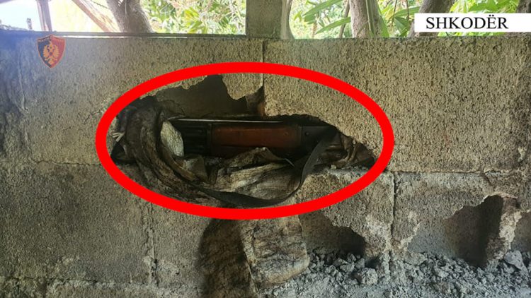 Dyshohet të jetë përdorur në ngjarje kriminale, sekuestrohet arma e zjarrit në Shkodër