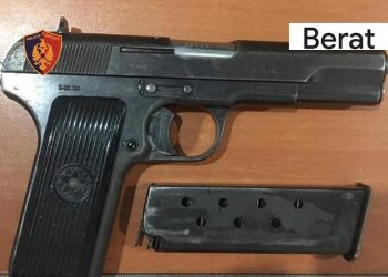 Qëlloi me armë zjarri pas sherrit për parkimin, arrestohet 55-vjeçari në Berat
