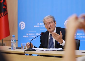Asociacioni, Berisha: Thikë pas shpine, Rama me Vuçiçin synojnë ndarjen e Kosovës