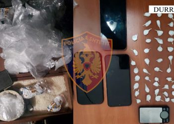 Shisnin kokainë në zonën e plazhit të Durrësit, në pranga 3 të rinj