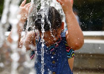 Vala e të nxehtit “pushton” Spanjën, termometri arrin 44 gradë celcius
