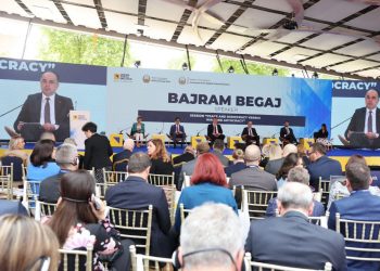 Begaj në forumin e Prespës: Kurti dhe Vuçiç të marrin përgjegjësinë për t’u pajtuar!