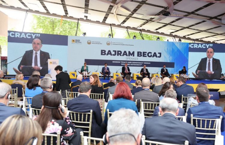 Begaj në forumin e Prespës: Kurti dhe Vuçiç të marrin përgjegjësinë për t’u pajtuar!