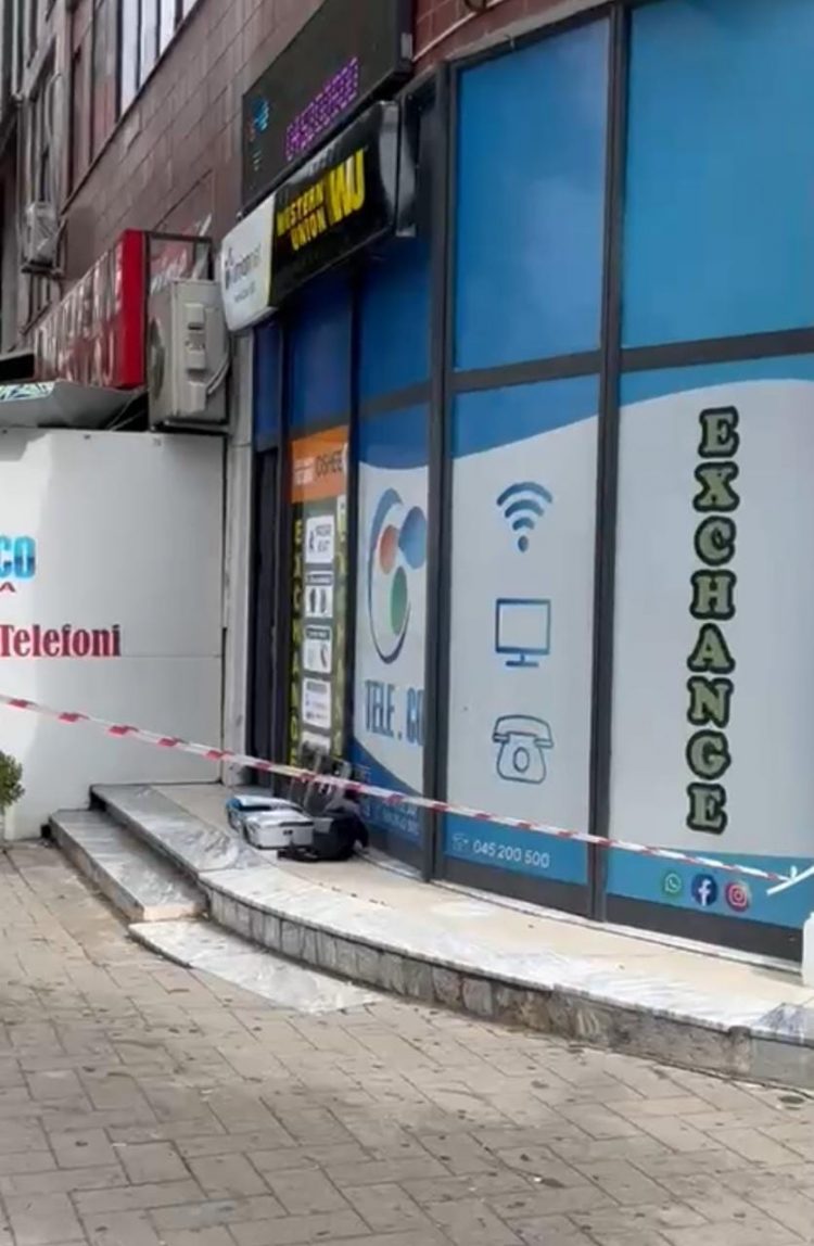 Grabitja në Tiranë, autori mori 30 mijë euro dhe u largua me biçikletë
