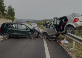 Aksident i rëndë në aksin rrugor Elbasan-Peqin, ndërron jetë e mitura