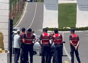 Kontrolli në kampin e MEK,policia gjen servera për sulmet kibernetike ndaj institucioneve