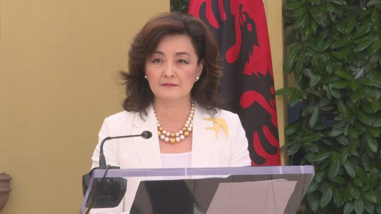 Ambasadorja Kim: Do të vijë dita kur nuk do të kërkohet vizë për shqiptarët