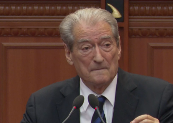 Ndërhyrjet e Spiropalit në Kuvend, Berisha: Ngrihet si papagalli i Ramës