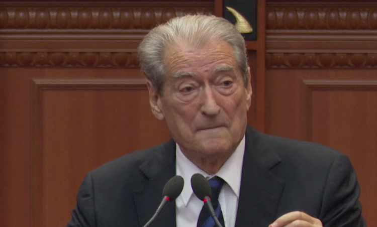 Ndërhyrjet e Spiropalit në Kuvend, Berisha: Ngrihet si papagalli i Ramës
