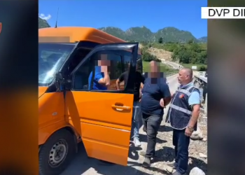 Kamuflohej si shofer furgoni dhe shpërndante drogë, arrestohet 36-vjeçari