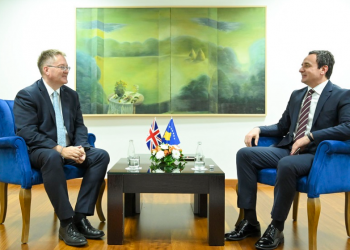 Kurti takim me ambasadorin e MB: Vendosja e ligjit në veri është e domosdoshme