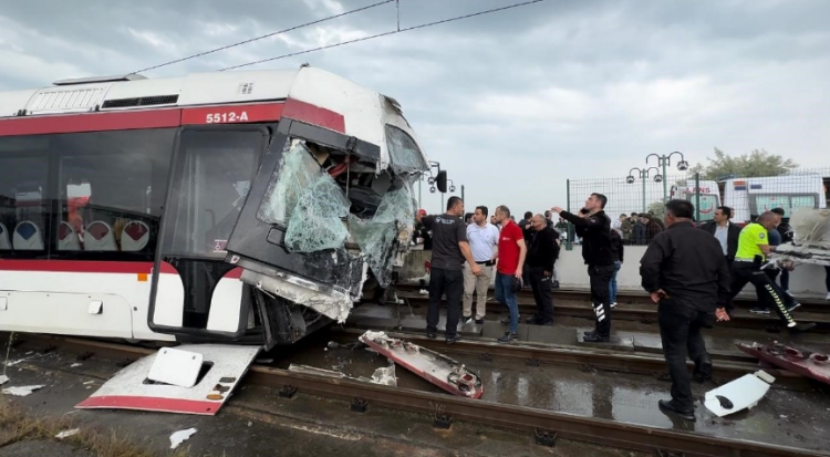 Aksident tragjik në Turqi/ Përplasen dy tramvajë, plagosen 26 pasagjerë