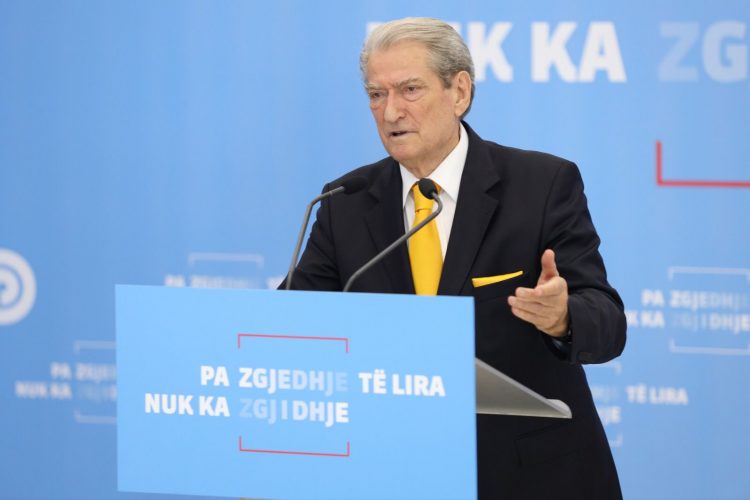 Aksioni në kampin e Manzës, Berisha: Krim i shëmtuar, dënoj dhunën e egër fizike