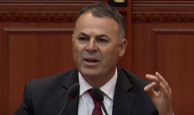 Asllan Dogjani: Unë e marr armën për të luftuar për Kosovën