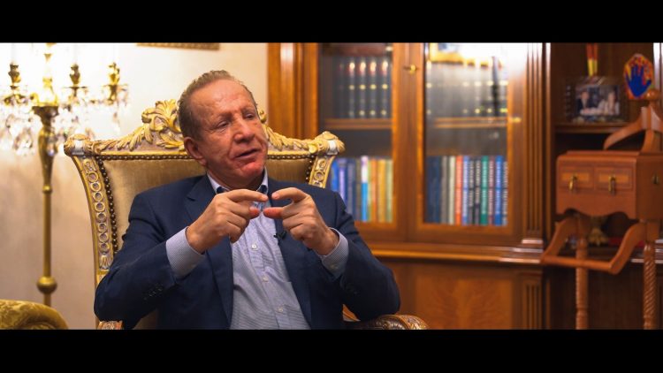 Iku me 3 marka dhe u kthye me 3 miliardë, historia e pabesueshme e Pacollit