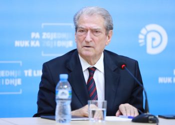 Berisha: Gjykata në një vendim të kontrolluar, shpalli zonën e Rrogozhinës të pavlefshme