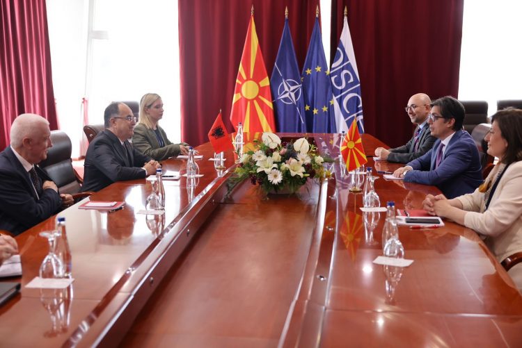 Begaj takim me krerët e rajonit: Të mos lejohen provokime për destabilizimin e Kosovës