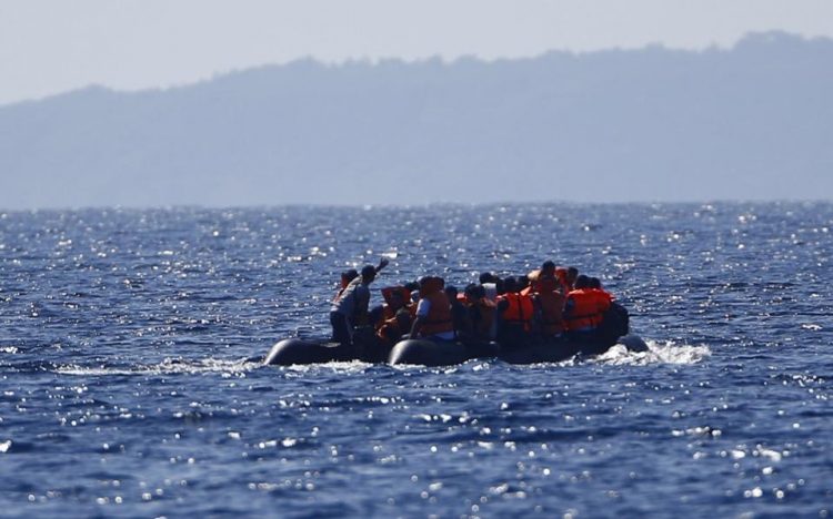 Përmbytet anija në brigjet e Greqisë,17 emigrantë të vdekur, shpëtohen 104 të tjerë