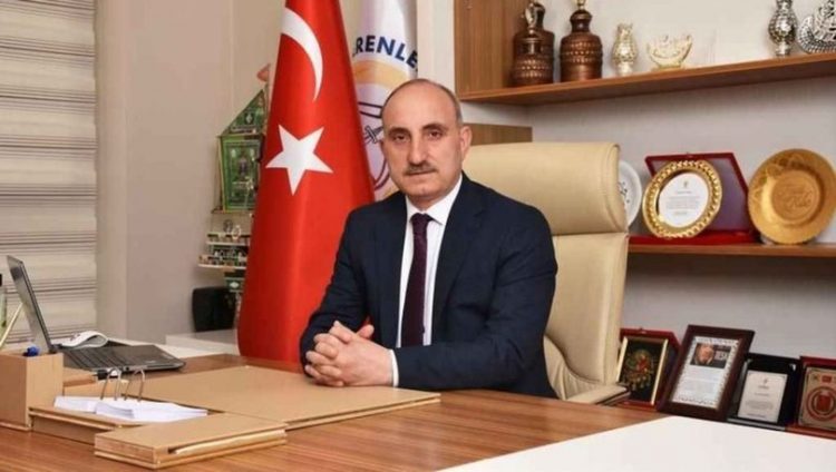 Turqi, humb jetën në zyrë kryebashkiaku 59-vjeçar
